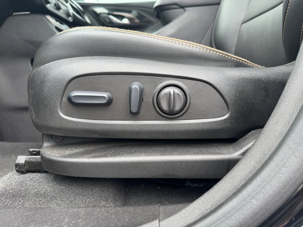 2023 GMC Terrain AT4 Cuir Toit Panoramique AWD in Terrebonne, Quebec - 9 - w1024h768px