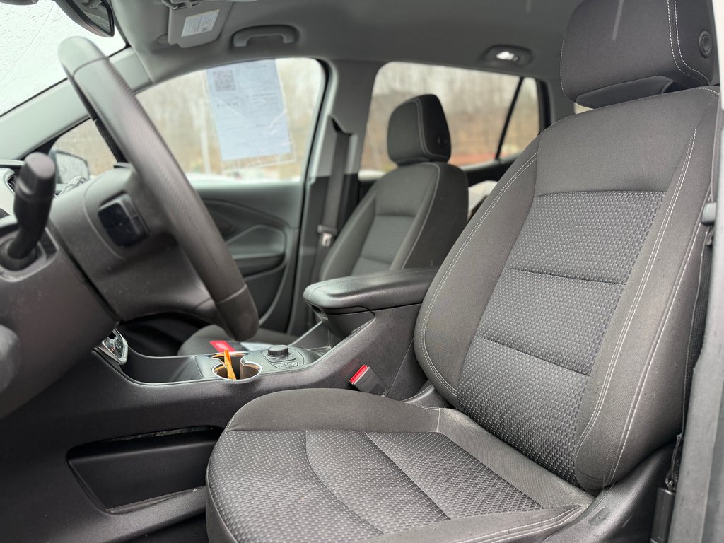 2023 GMC Terrain SLE Elevation AWD Bas Kilométrage in Terrebonne, Quebec - 10 - w1024h768px