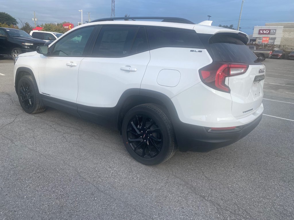 2024 GMC Terrain SLE in Terrebonne, Quebec - 4 - w1024h768px