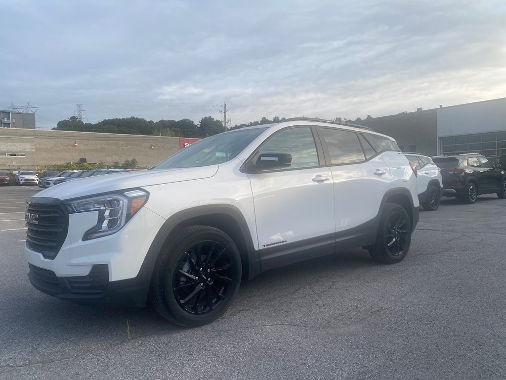 2024 GMC Terrain SLE in Terrebonne, Quebec - 3 - w1024h768px