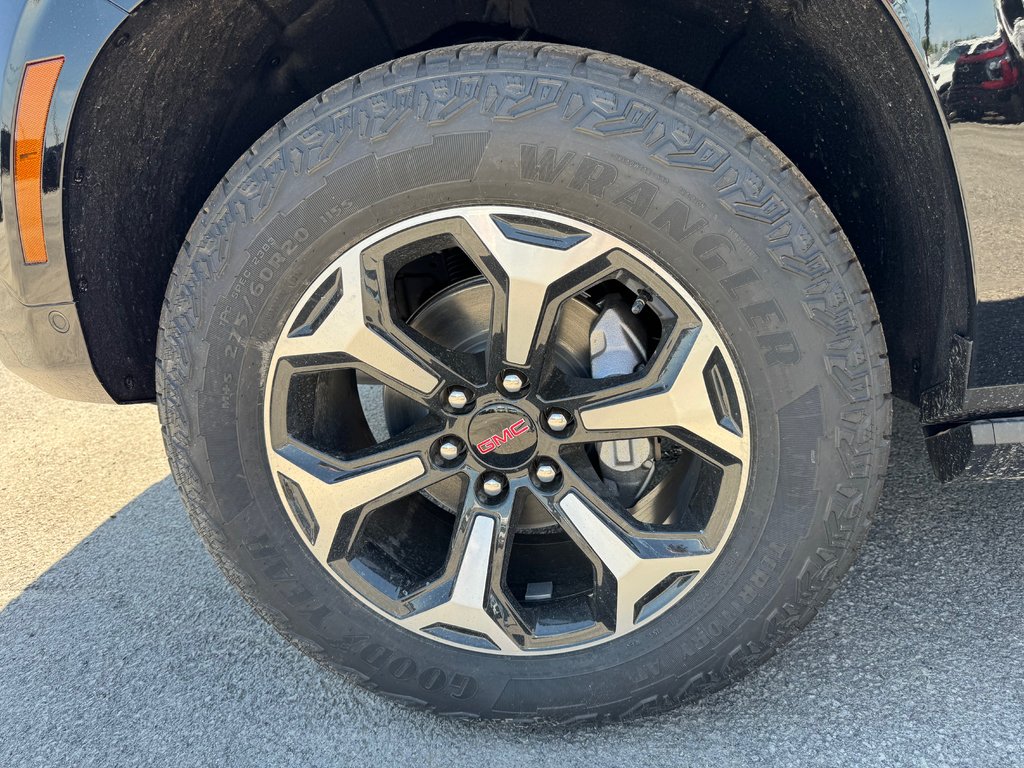 2026 GMC Yukon AT4 in Terrebonne, Quebec - 13 - w1024h768px
