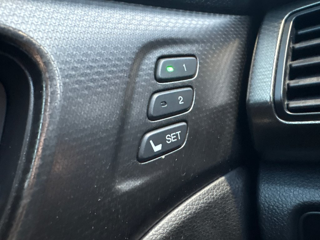 2016 Honda Accord Coupe TOURING  AT CUIR TOIT NAV JAMAIS ACCIDENTÉ in Boucherville, Quebec - 26 - w1024h768px