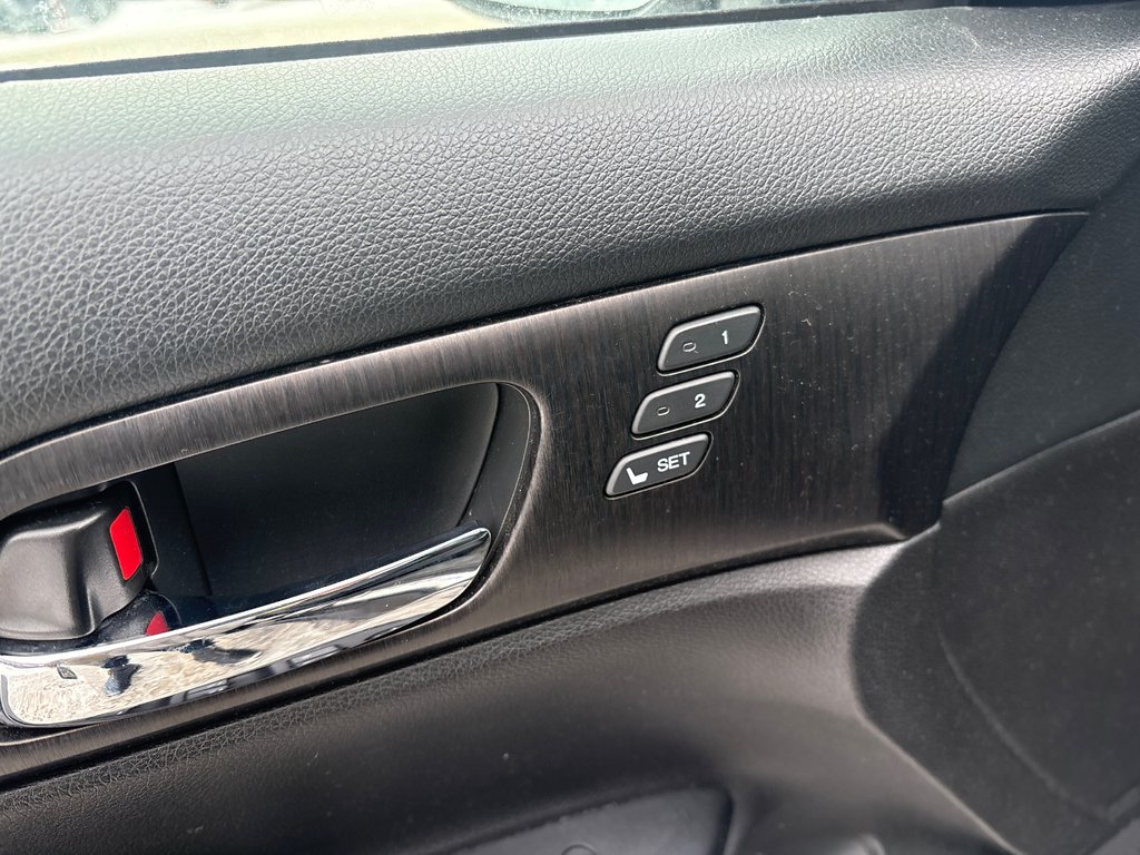 2013 Honda Accord Sedan EX-L, BAS KM, 1 PROPRIO in Boucherville, Quebec - 12 - w1024h768px
