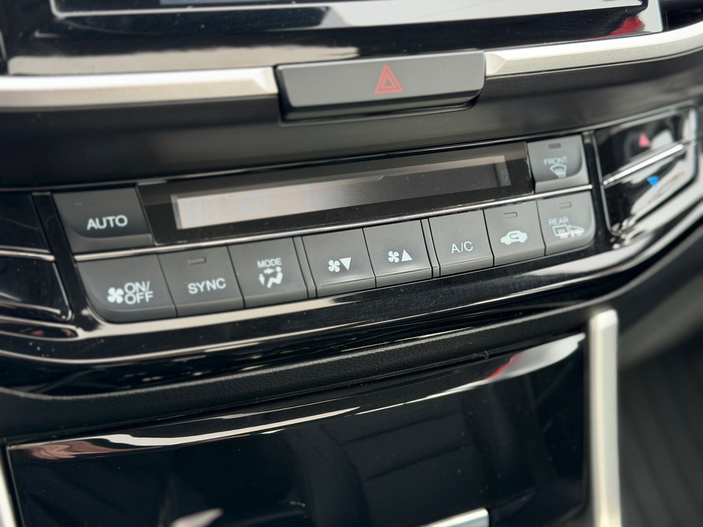 2016 Honda ACCORD EX-L Cuir Toit Ouvrant Bas Kilométrage in Terrebonne, Quebec - 20 - w1024h768px