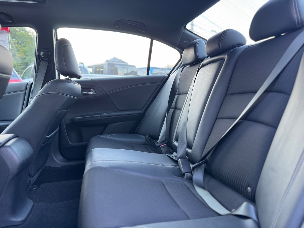 2017 Honda Accord Sport Toit Ouvrant Bas Kilométrage in Terrebonne, Quebec - 25 - w1024h768px