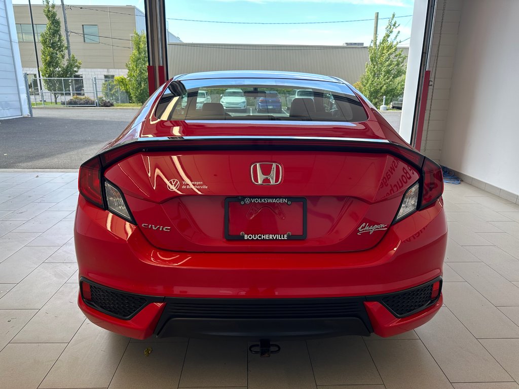 2017 Honda Civic Coupe LX in Boucherville, Quebec - 5 - w1024h768px