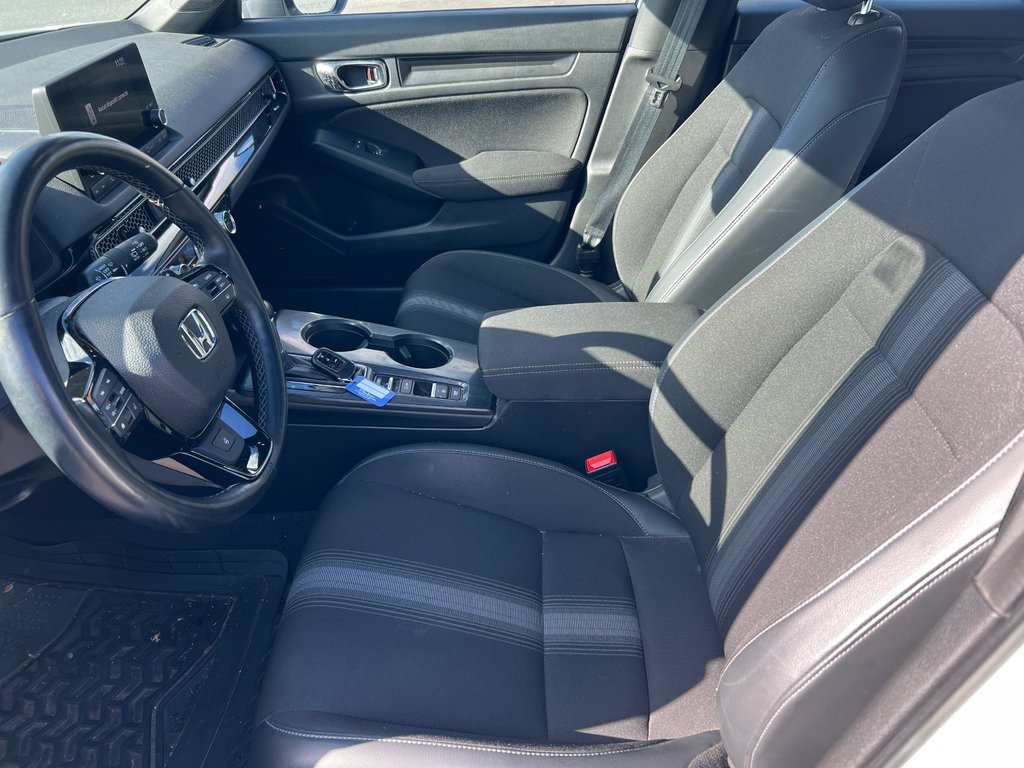 2022 Honda Civic Hatchback SPORT, AUT, BAS KM in Boucherville, Quebec - 13 - w1024h768px