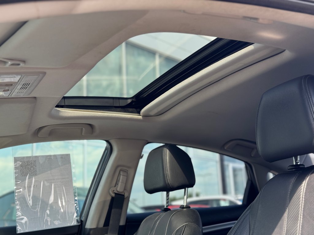 2018 Honda Civic Touring Navigation Toit Ouvrant in Terrebonne, Quebec - 11 - w1024h768px