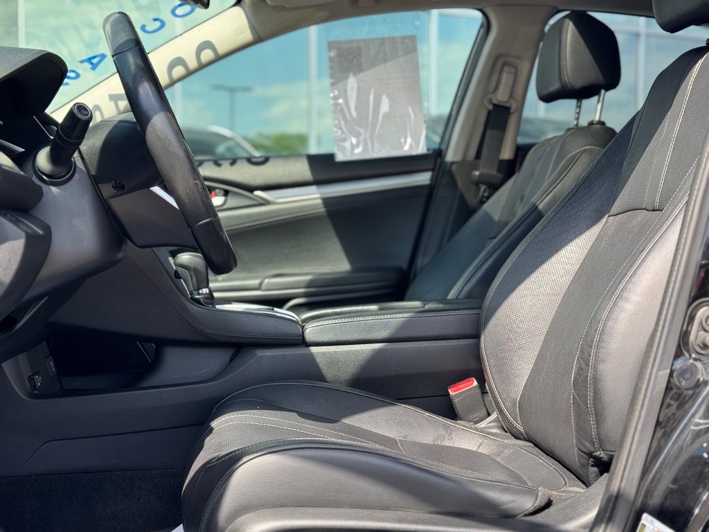 2018 Honda Civic Touring Navigation Toit Ouvrant in Terrebonne, Quebec - 10 - w1024h768px
