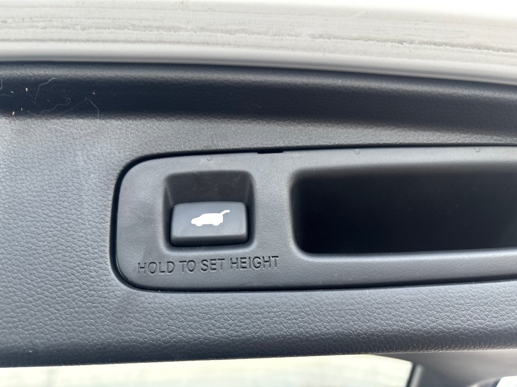 Honda CR-V EX-L 1 PROPIO JAMAIS ACCIDENTÉ CUIR TOIT 2023 à Boucherville, Québec - 11 - w1024h768px