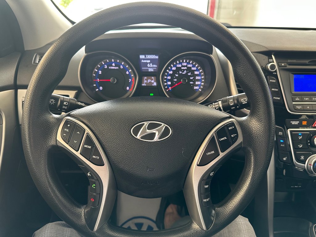 2013 Hyundai Elantra GT GL in Boucherville, Quebec - 11 - w1024h768px