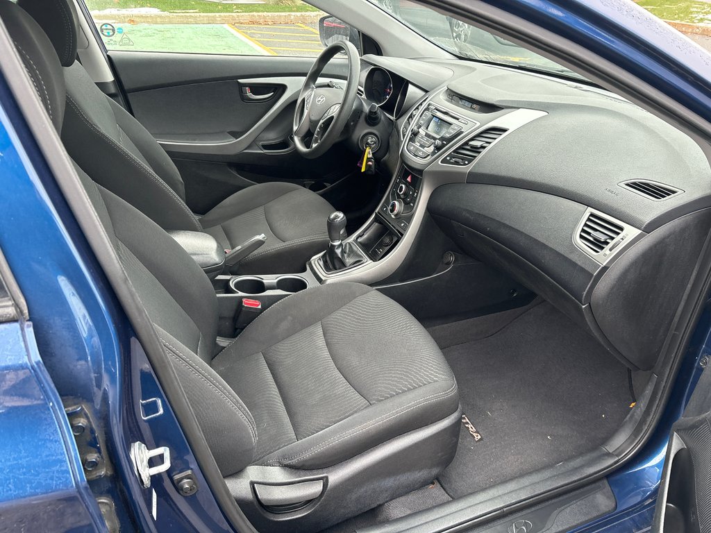 2015 Hyundai Elantra GL, AIR, SIÈGES CHAUFFANT, PNEUS HIVER INCLUS in Boucherville, Quebec - 18 - w1024h768px