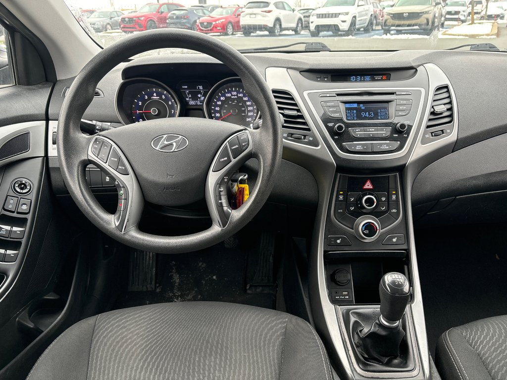 2015 Hyundai Elantra GL, AIR, SIÈGES CHAUFFANT, PNEUS HIVER INCLUS in Boucherville, Quebec - 15 - w1024h768px