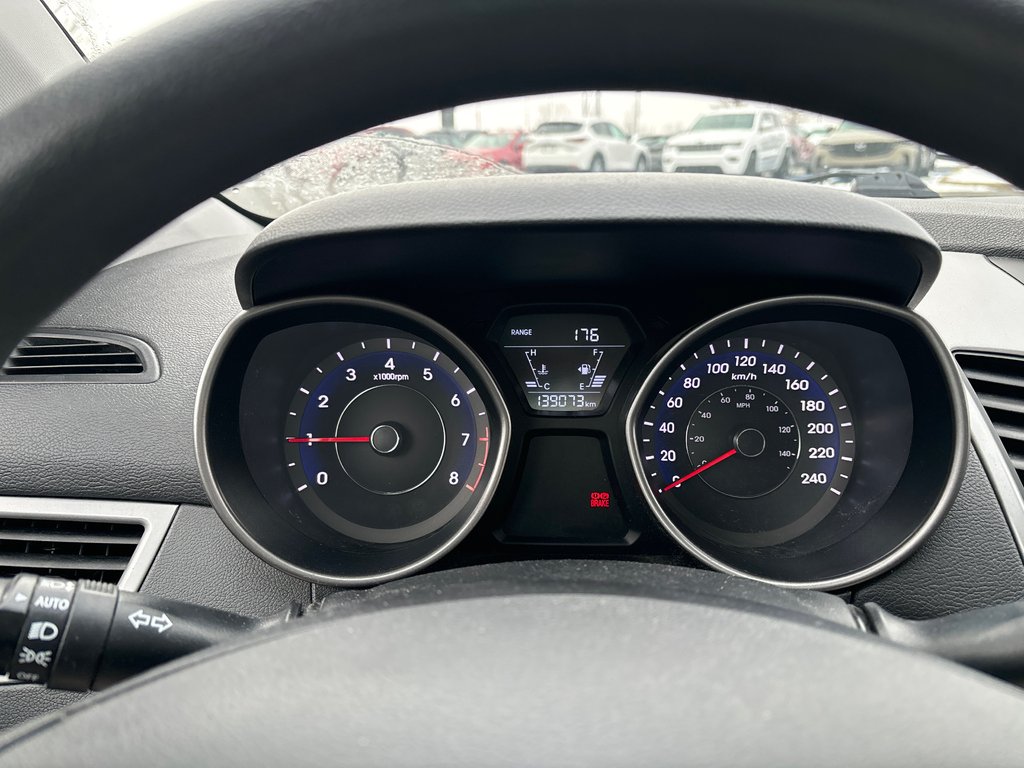 2015 Hyundai Elantra GL, AIR, SIÈGES CHAUFFANT, PNEUS HIVER INCLUS in Boucherville, Quebec - 14 - w1024h768px