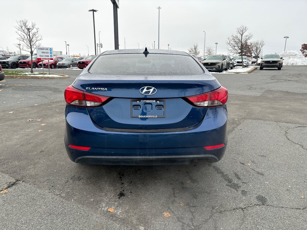 2015 Hyundai Elantra GL, AIR, SIÈGES CHAUFFANT, PNEUS HIVER INCLUS in Boucherville, Quebec - 9 - w1024h768px