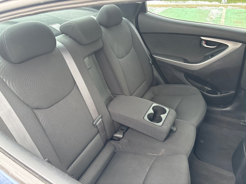 2015 Hyundai Elantra GL, AIR, SIÈGES CHAUFFANT, PNEUS HIVER INCLUS in Boucherville, Quebec - 19 - w1024h768px
