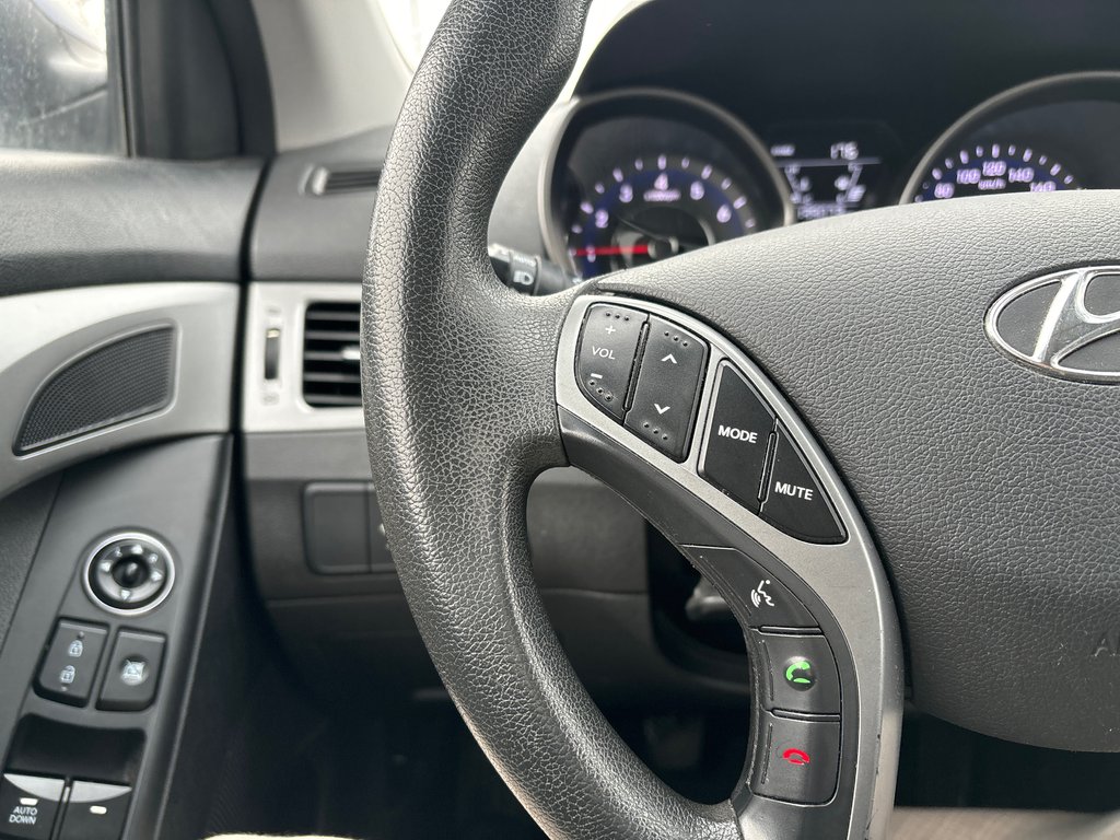 2015 Hyundai Elantra GL, AIR, SIÈGES CHAUFFANT, PNEUS HIVER INCLUS in Boucherville, Quebec - 23 - w1024h768px