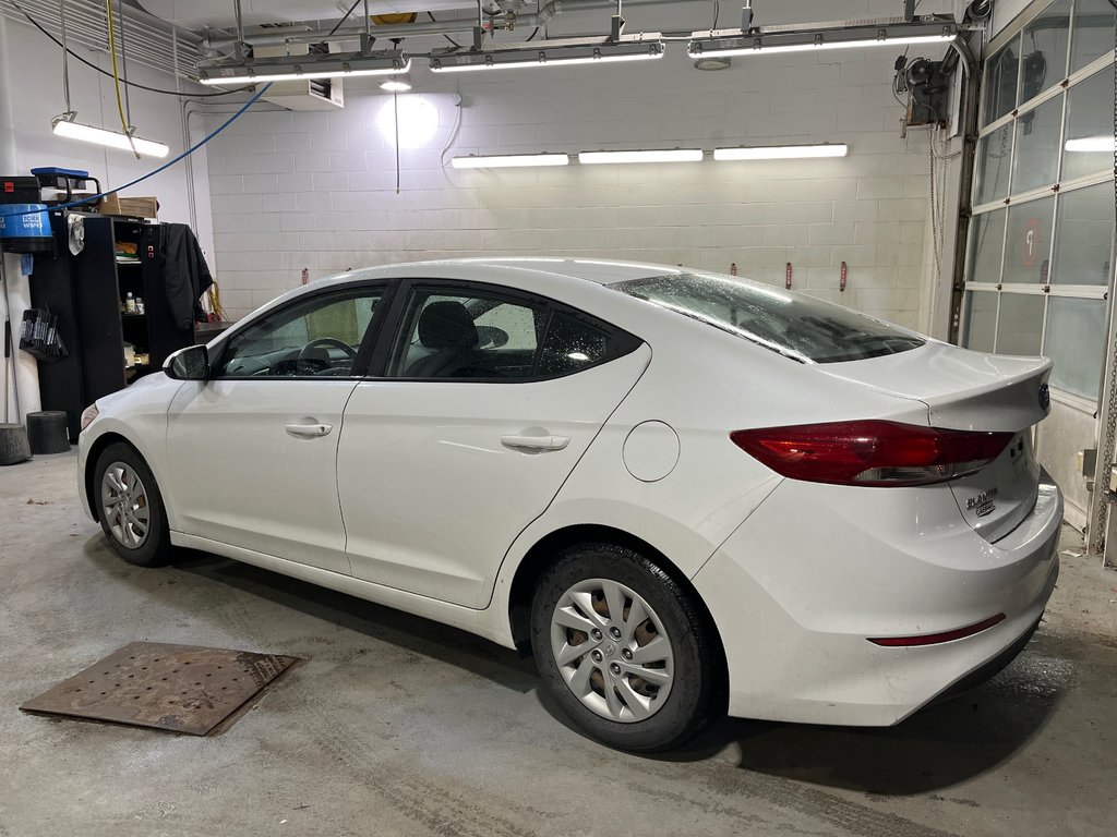 Hyundai Elantra LE, AUT, BAS KM 2017 à Boucherville, Québec - 3 - w1024h768px