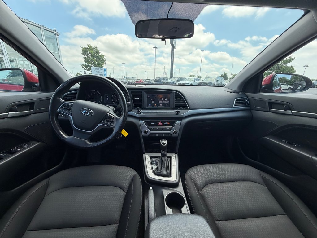 2017 Hyundai Elantra GL AUTOMATIQUE TRÈS PAS KM JAMAIS ACCIDENTÉ in Boucherville, Quebec - 10 - w1024h768px
