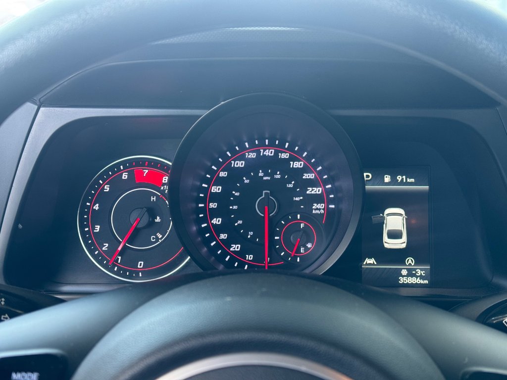Hyundai Elantra Essential Bas Kilométrage 2022 à Terrebonne, Québec - 17 - w1024h768px