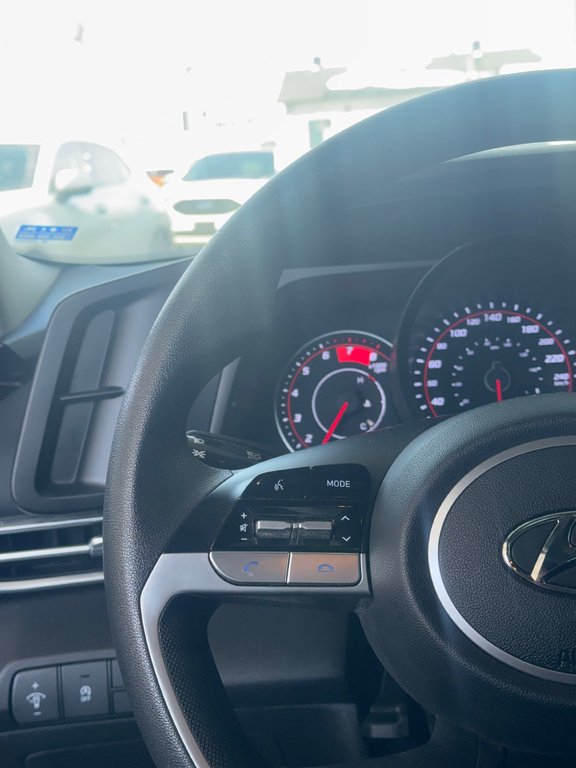 Hyundai Elantra Essential Bas Kilométrage 2022 à Terrebonne, Québec - 14 - w1024h768px