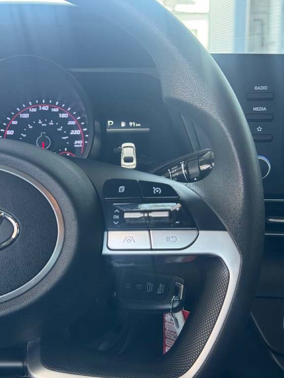 Hyundai Elantra Essential Bas Kilométrage 2022 à Terrebonne, Québec - 15 - w1024h768px
