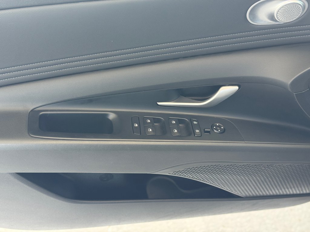 2023 Hyundai Elantra Preferred Caméra De Recul in Terrebonne, Quebec - 8 - w1024h768px