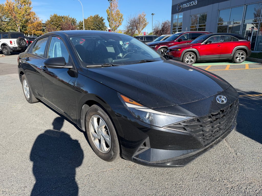 2023 Hyundai Elantra Essential, AUT, BAS KM, GARANTIE in Boucherville, Quebec - 1 - w1024h768px