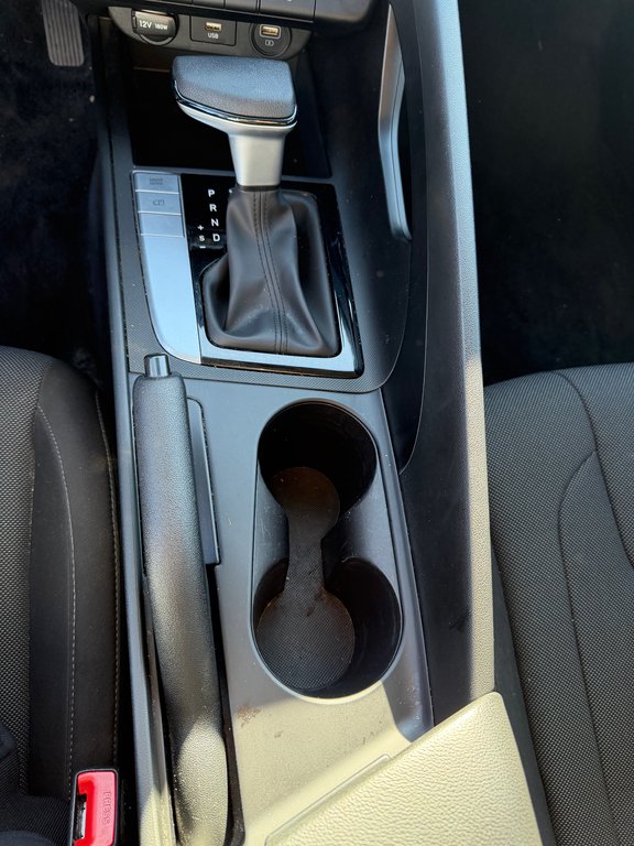 2023 Hyundai Elantra Essential, AUT, BAS KM, GARANTIE in Boucherville, Quebec - 15 - w1024h768px