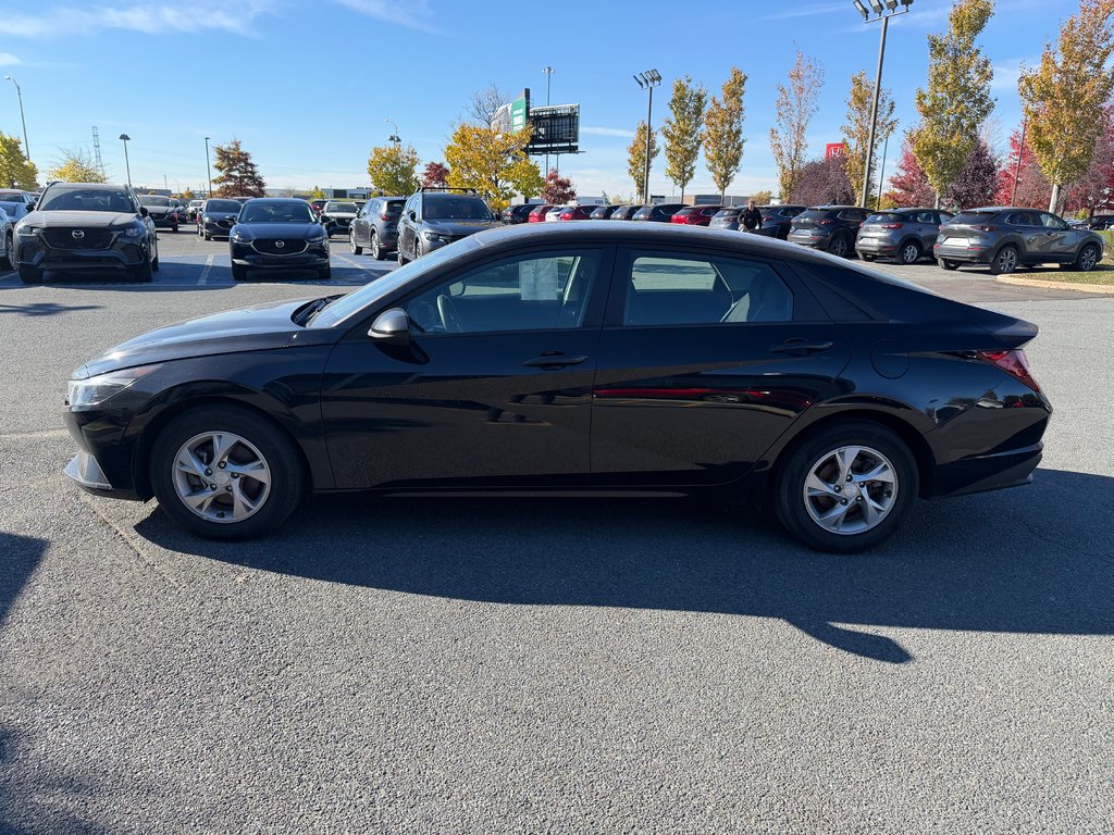 2023 Hyundai Elantra Essential, AUT, BAS KM, GARANTIE in Boucherville, Quebec - 5 - w1024h768px