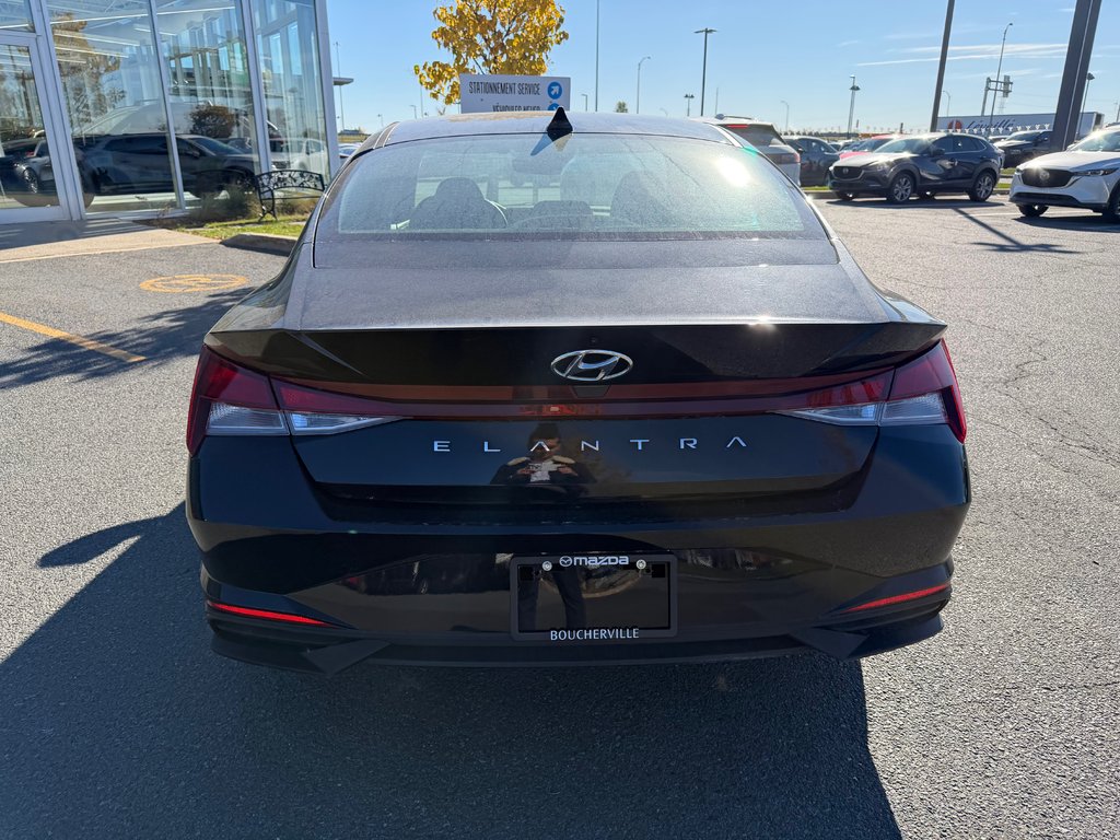 2023 Hyundai Elantra Essential, AUT, BAS KM, GARANTIE in Boucherville, Quebec - 9 - w1024h768px