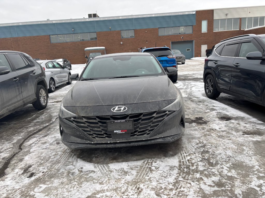 Hyundai Elantra Luxury 2023 à Montréal, Québec - 1 - w1024h768px