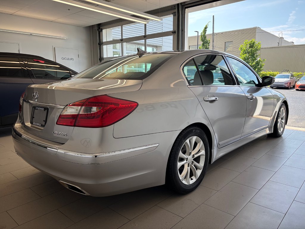 Hyundai Genesis sedan 3.8 2012 à Boucherville, Québec - 9 - w1024h768px