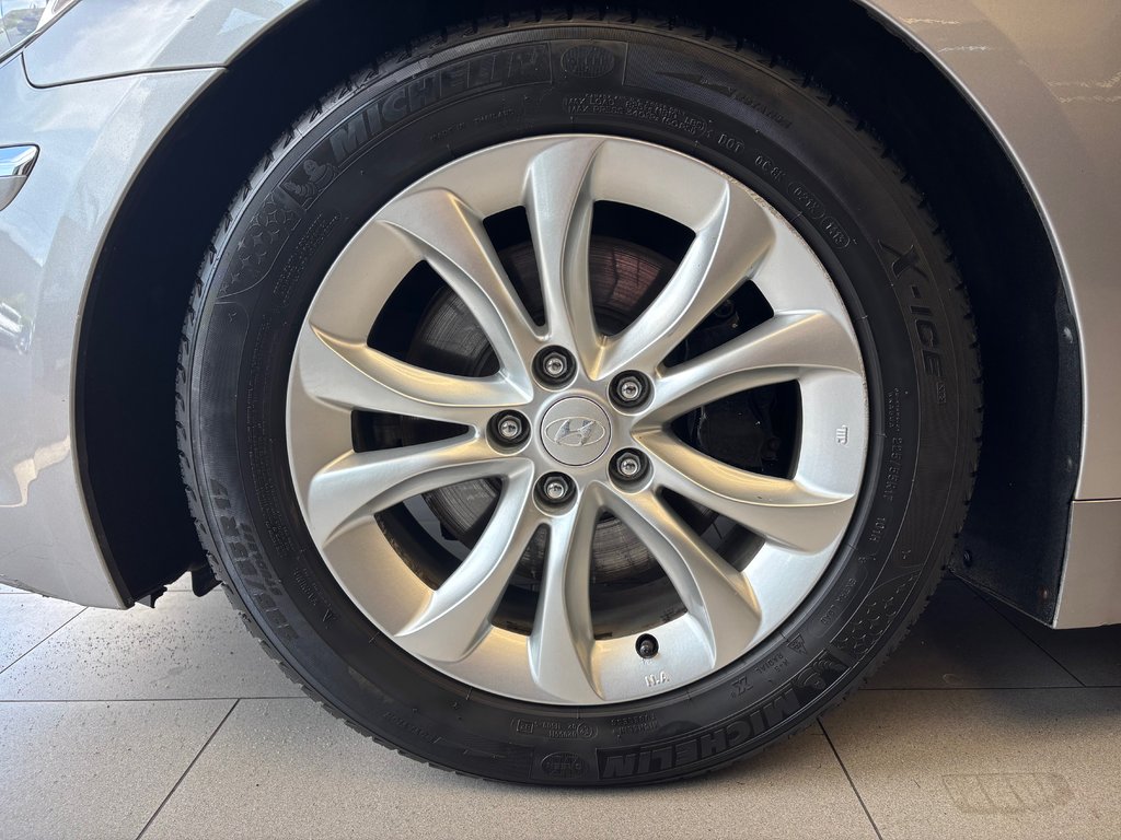 Hyundai Genesis sedan 3.8 2012 à Boucherville, Québec - 16 - w1024h768px