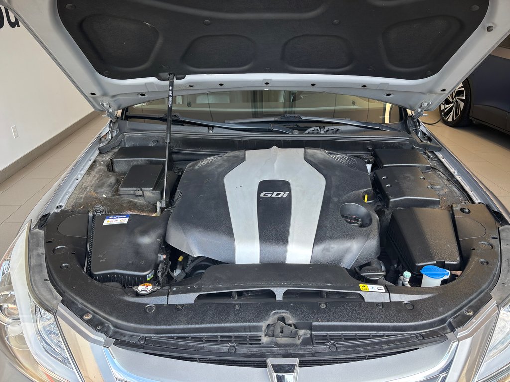 Hyundai Genesis sedan 3.8 2012 à Boucherville, Québec - 14 - w1024h768px