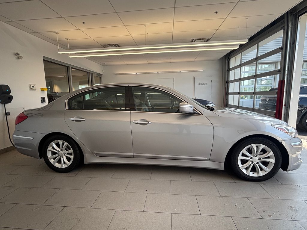 Hyundai Genesis sedan 3.8 2012 à Boucherville, Québec - 11 - w1024h768px
