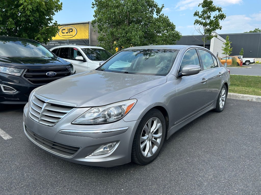 Hyundai Genesis sedan 3.8 2012 à Boucherville, Québec - 1 - w1024h768px