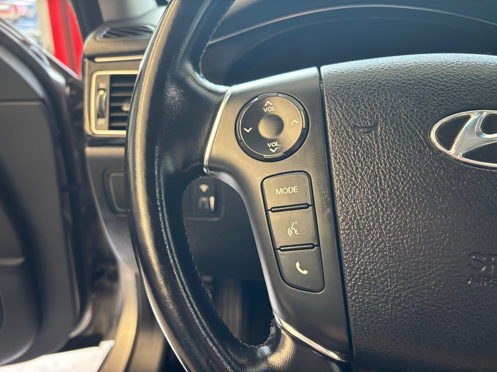 Hyundai Genesis sedan 3.8 2012 à Boucherville, Québec - 25 - w1024h768px