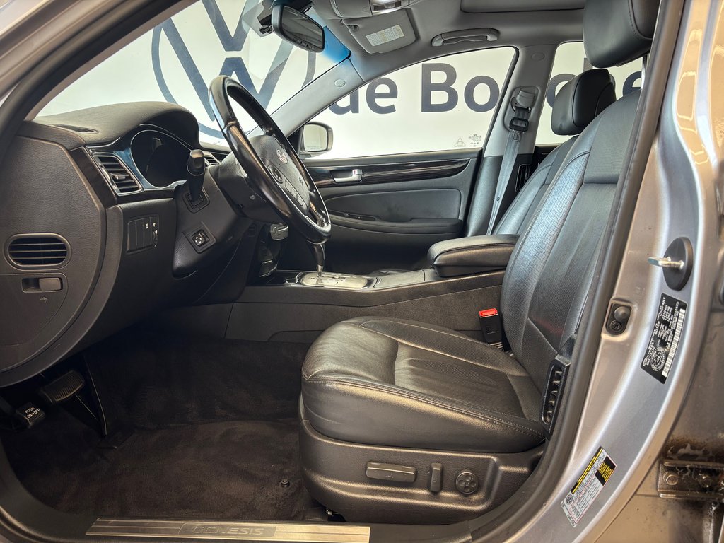 Hyundai Genesis sedan 3.8 2012 à Boucherville, Québec - 29 - w1024h768px
