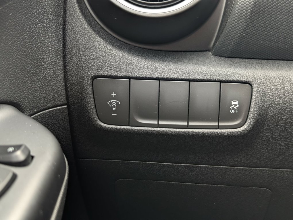 Hyundai Kona Essential, AWD, BAS KM 2018 à Boucherville, Québec - 12 - w1024h768px