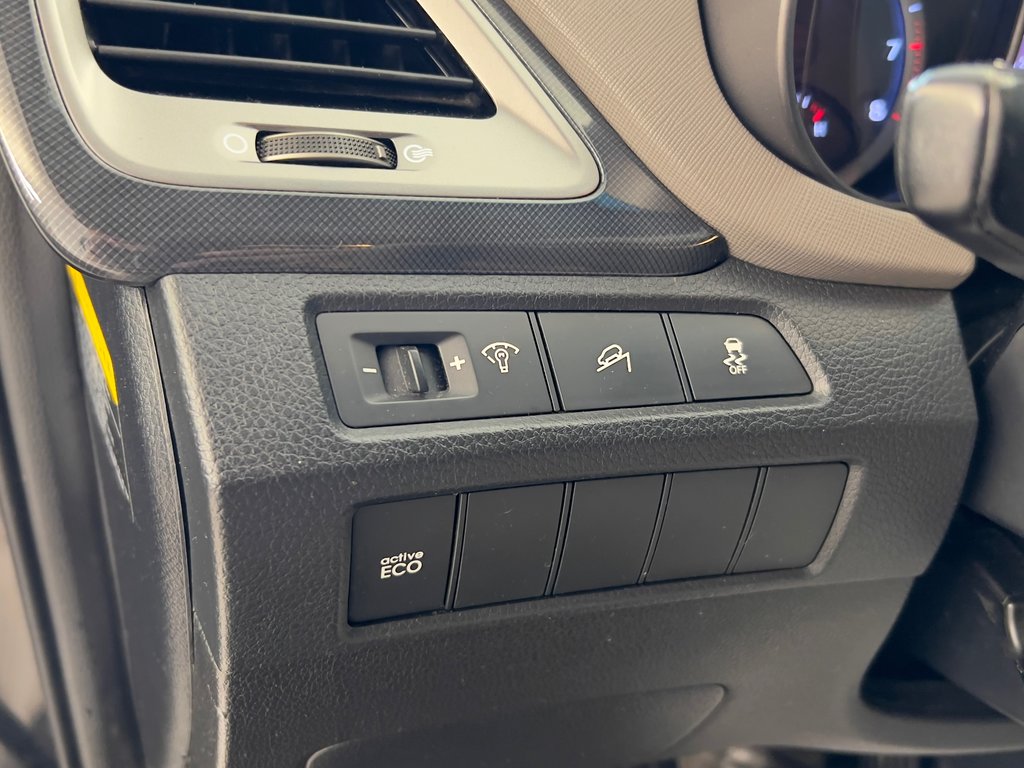 2016 Hyundai Santa Fe Sport 2.4L in Boucherville, Quebec - 12 - w1024h768px