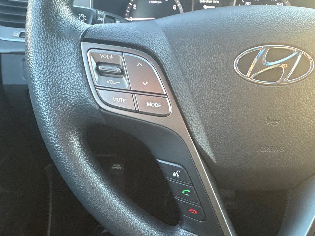 Hyundai Santa Fe Sport TRÈS BAS KM, AWD, AUBAINE 2018 à Boucherville, Québec - 19 - w1024h768px
