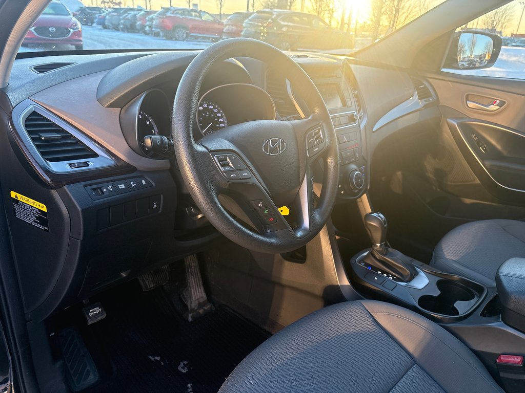 Hyundai Santa Fe Sport TRÈS BAS KM, AWD, AUBAINE 2018 à Boucherville, Québec - 17 - w1024h768px