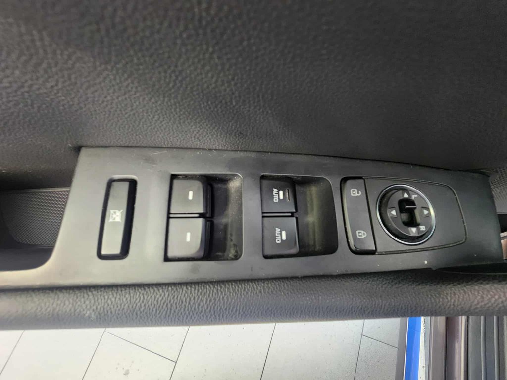 Hyundai Sonata 2.4L Sport Tech 2016 à Boucherville, Québec - 10 - w1024h768px