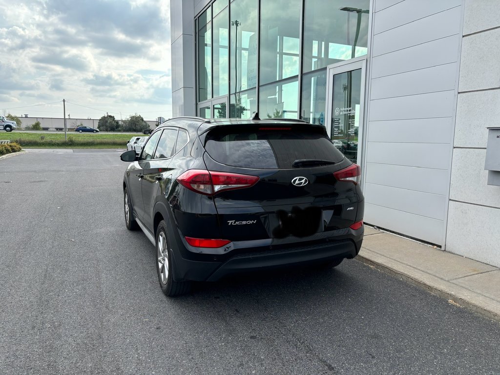 2017 Hyundai Tucson Luxury in Boucherville, Quebec - 4 - w1024h768px