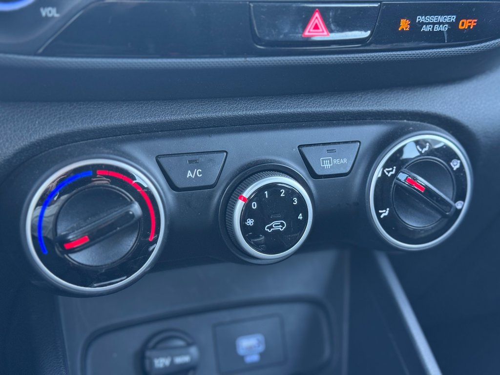 2021 Hyundai Venue Essential Régulateur de vitesse Bluetooth in Terrebonne, Quebec - 17 - w1024h768px
