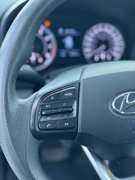 2021 Hyundai Venue Essential Régulateur de vitesse Bluetooth in Terrebonne, Quebec - 11 - w1024h768px