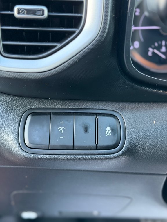 Hyundai Venue Essential Régulateur de vitesse Bluetooth 2021 à Terrebonne, Québec - 10 - w1024h768px