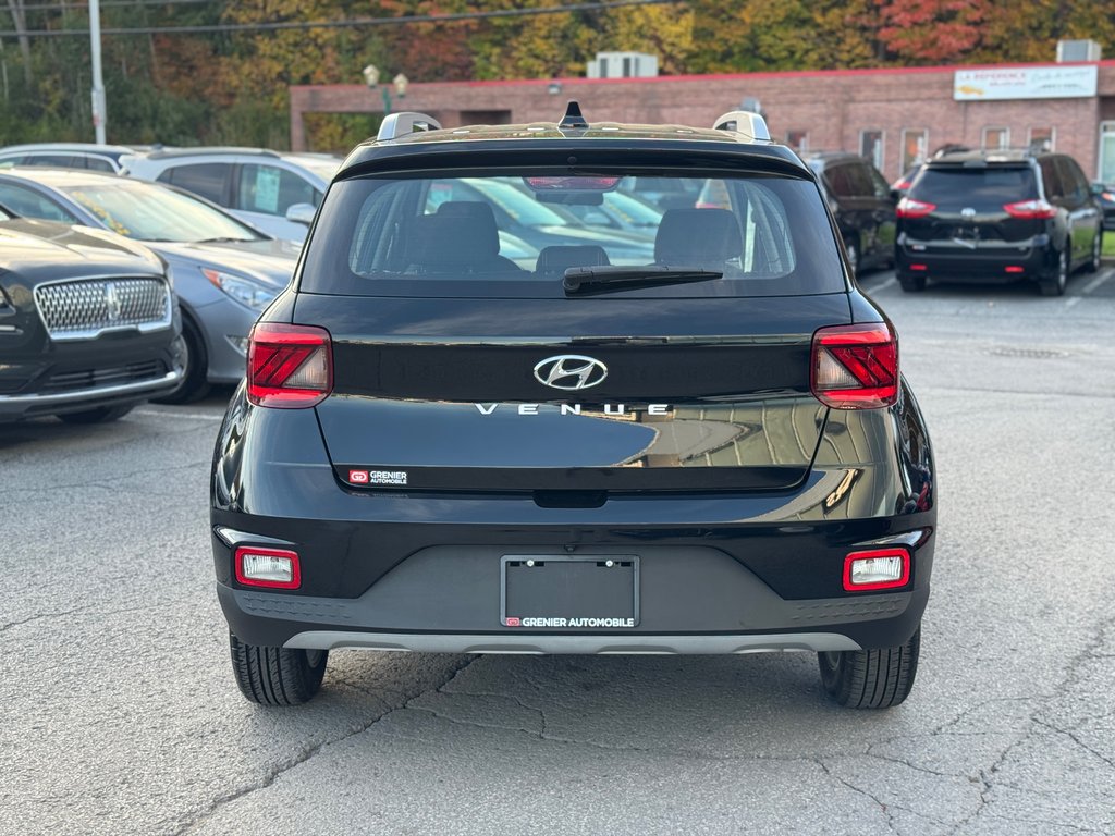 Hyundai Venue Preferred Bas Kilométrage 2022 à Terrebonne, Québec - 5 - w1024h768px
