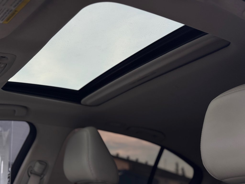 2021 Infiniti Q50 Luxe Cuir AWD Toit Ouvrant 3.0 in Terrebonne, Quebec - 10 - w1024h768px